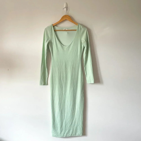 Meshki Ribbed Scoop Neck Long Sleeve Desirae Midi Dress Mint Green  Sz Small - Picture 3 of 7